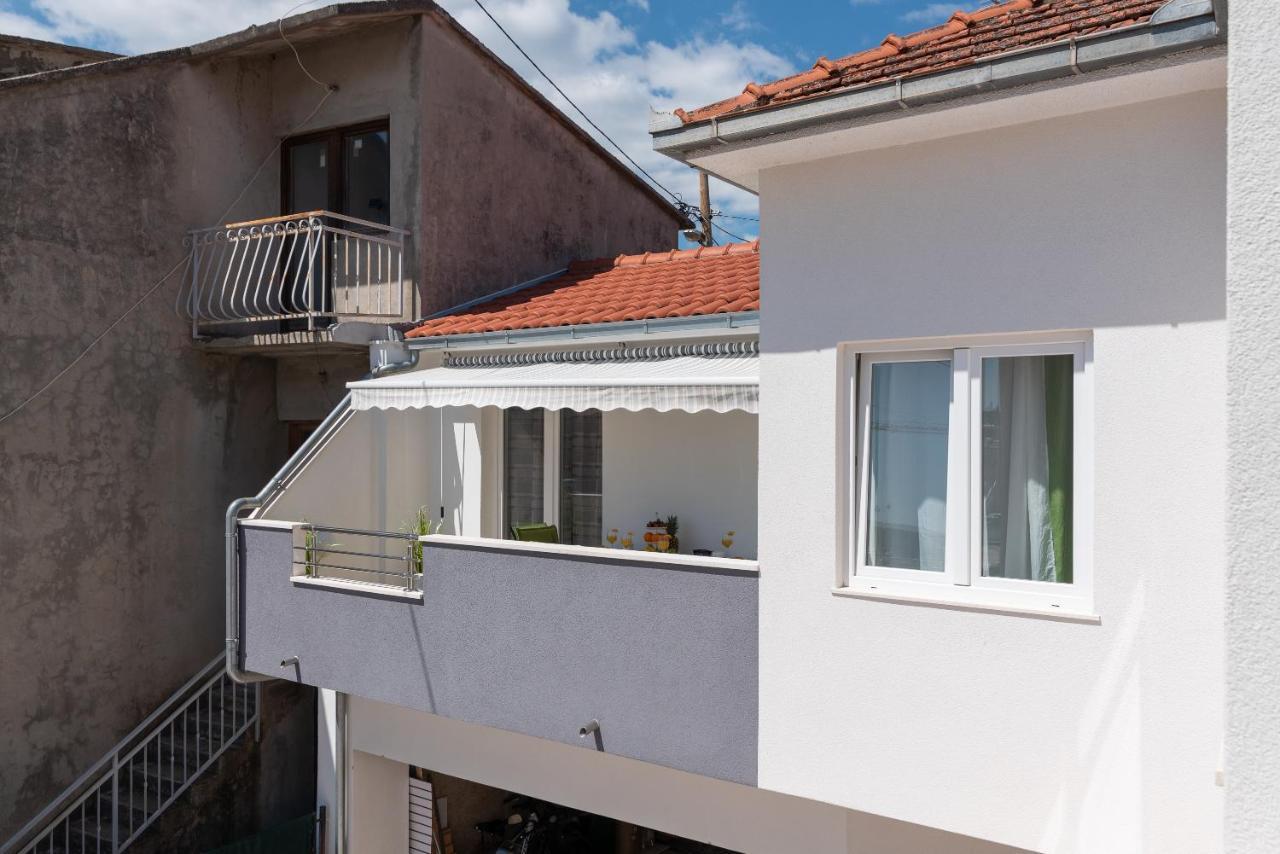 Apartment Roko Трогір Екстер'єр фото