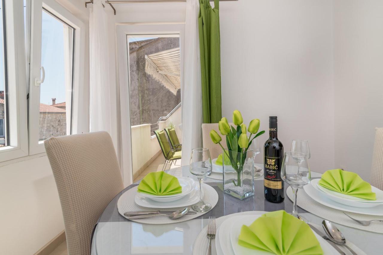 Apartment Roko Трогір Екстер'єр фото