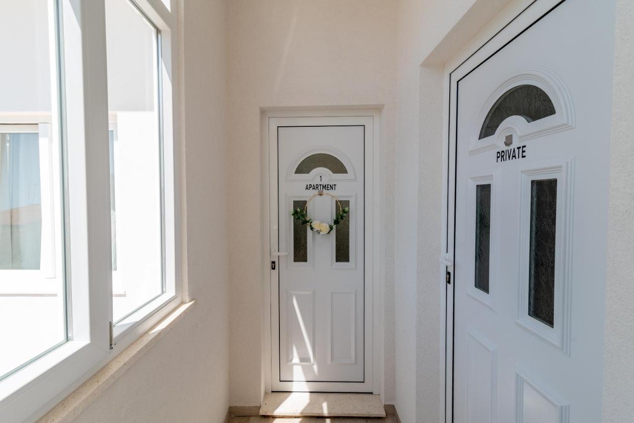 Apartment Roko Трогір Екстер'єр фото