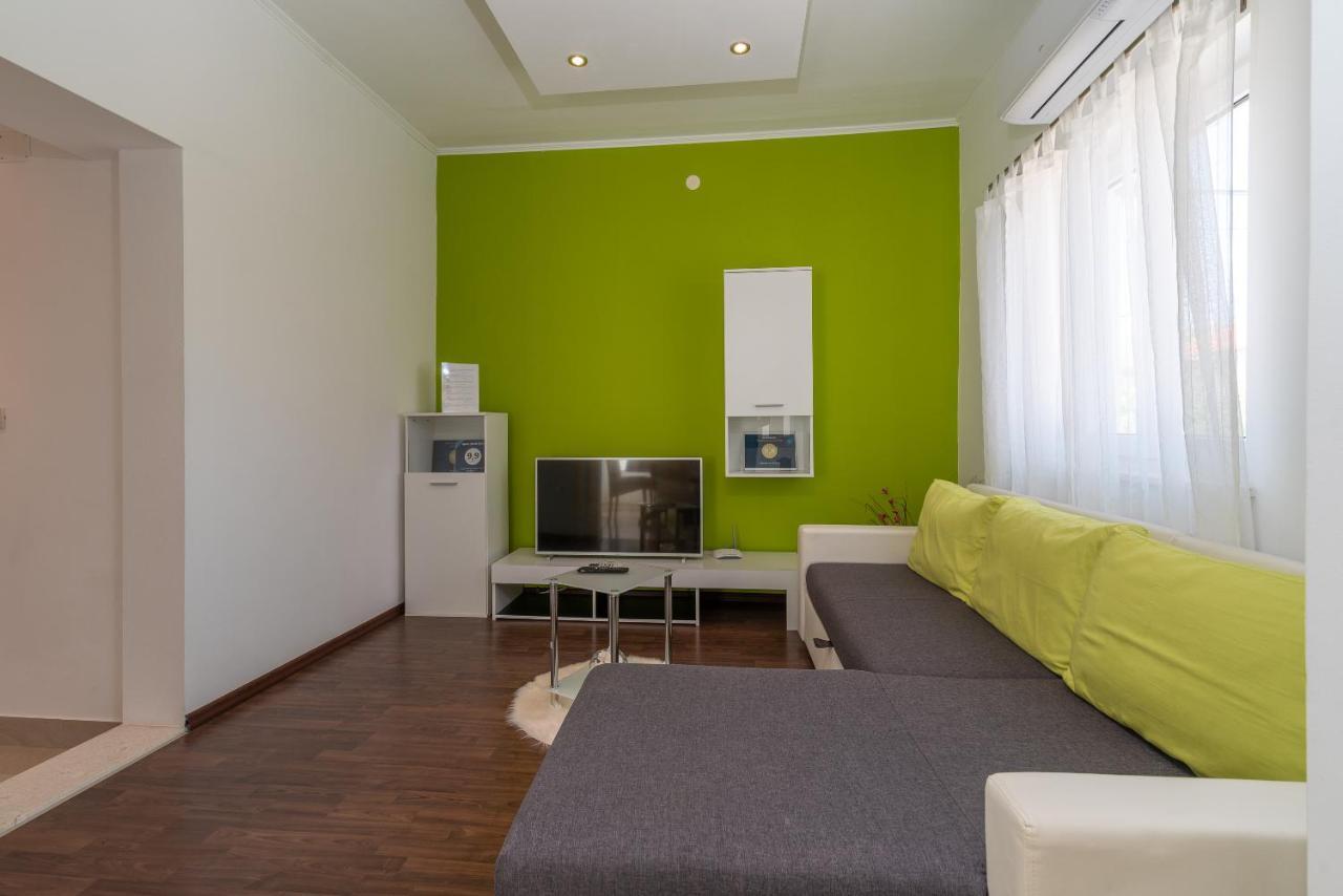 Apartment Roko Трогір Екстер'єр фото