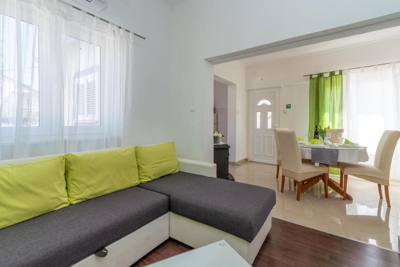 Apartment Roko Трогір Екстер'єр фото