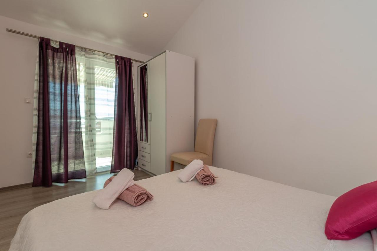 Apartment Roko Трогір Екстер'єр фото