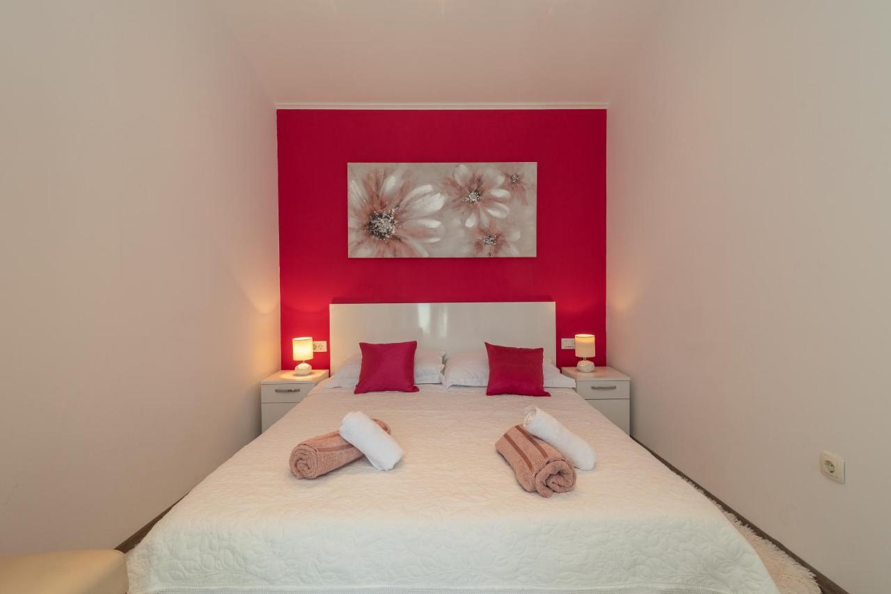 Apartment Roko Трогір Екстер'єр фото