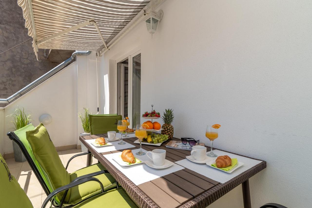 Apartment Roko Трогір Екстер'єр фото