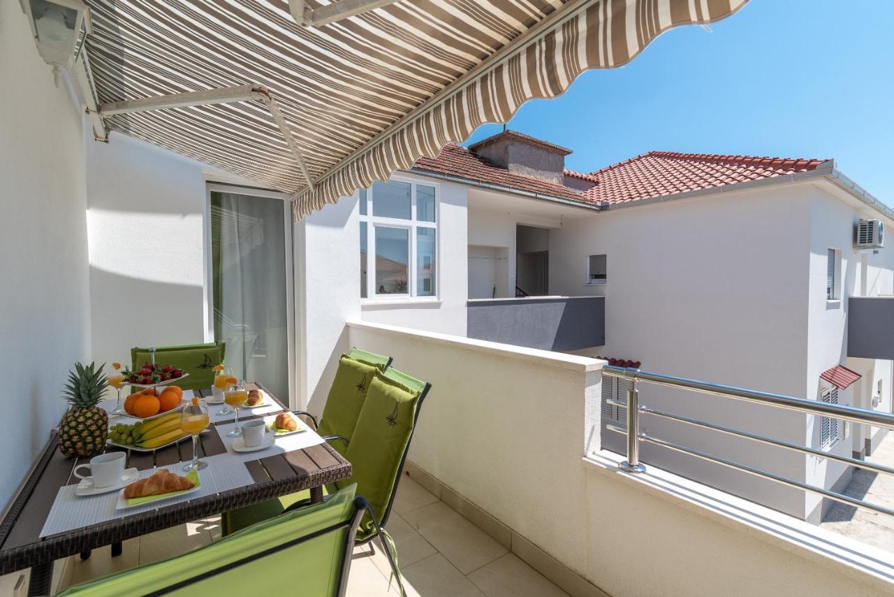 Apartment Roko Трогір Екстер'єр фото