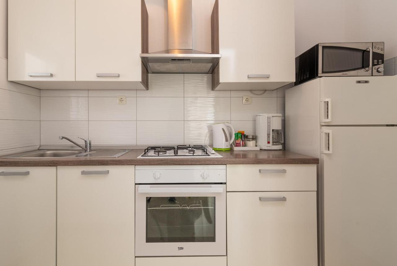 Apartment Roko Трогір Екстер'єр фото