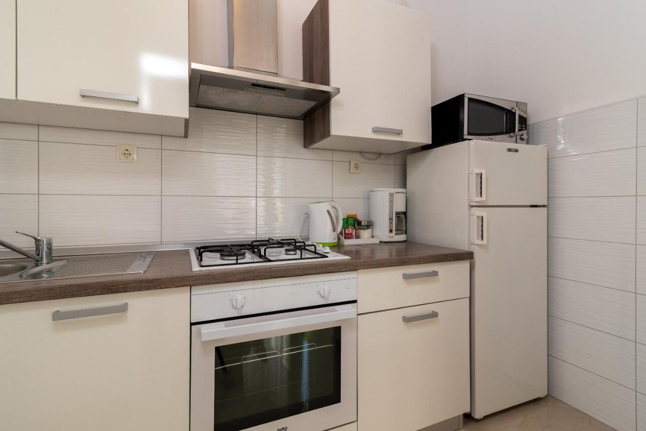 Apartment Roko Трогір Екстер'єр фото
