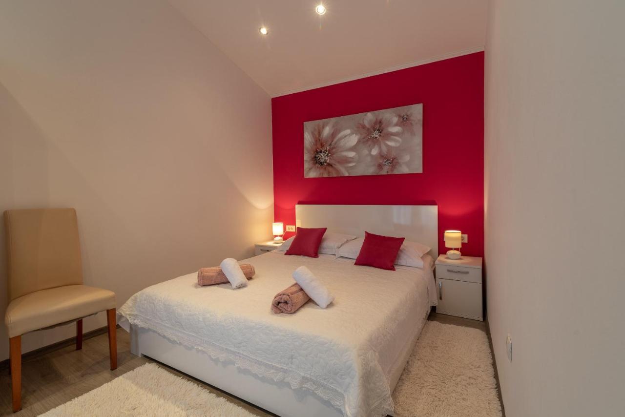 Apartment Roko Трогір Екстер'єр фото
