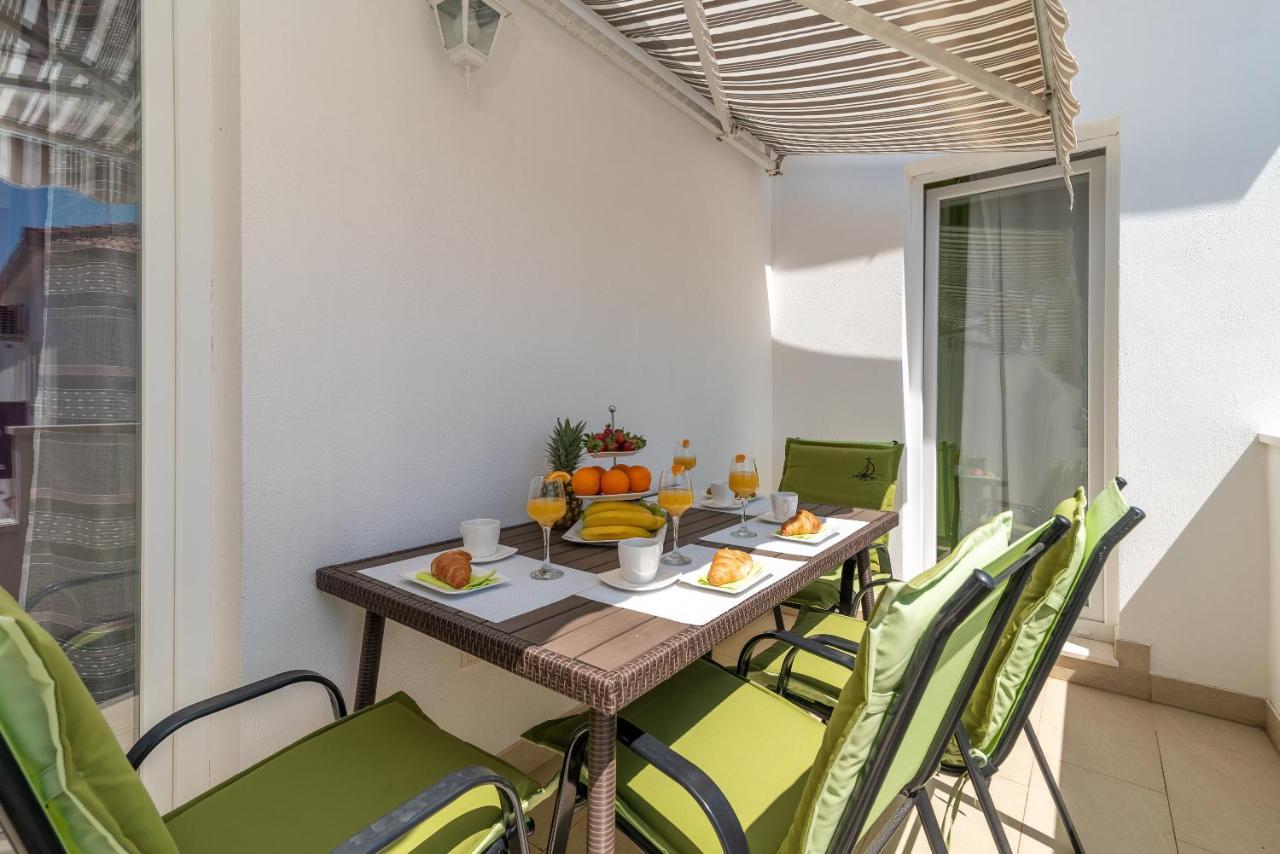 Apartment Roko Трогір Екстер'єр фото