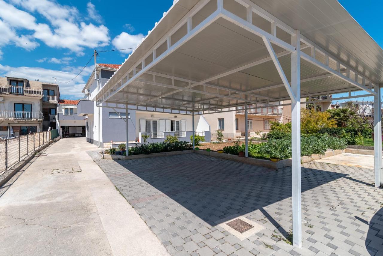 Apartment Roko Трогір Екстер'єр фото