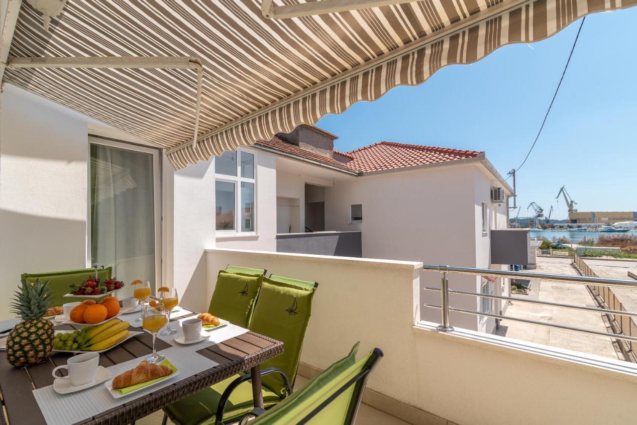 Apartment Roko Трогір Екстер'єр фото